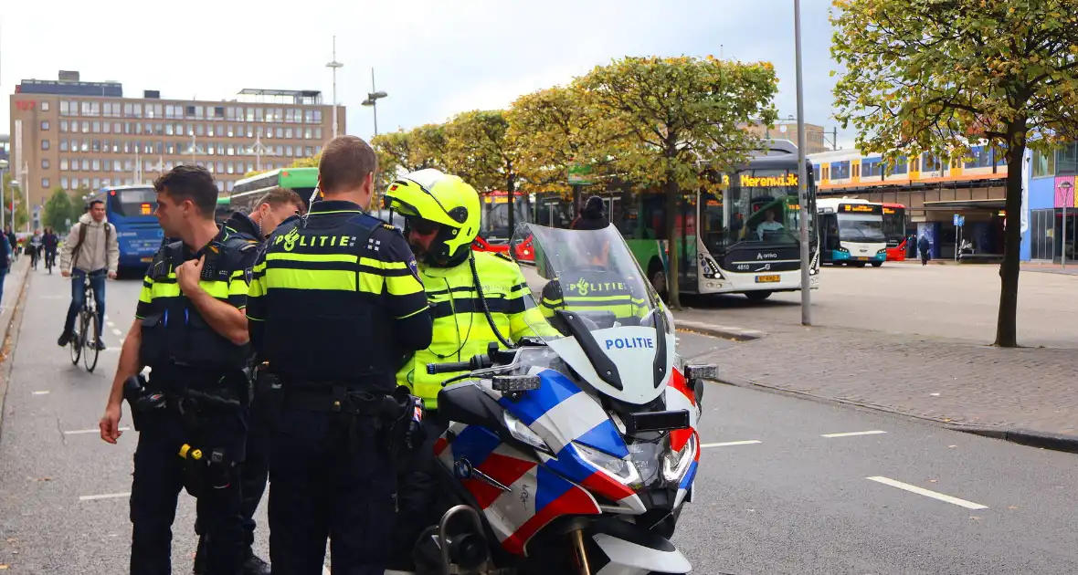 Voetganger gewond bij aanrijding met scooter - Foto 1