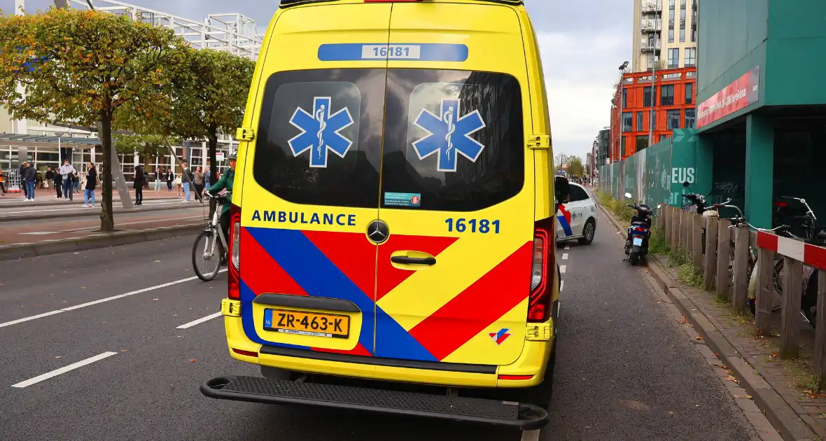 Voetganger gewond bij aanrijding met scooter - Foto 11