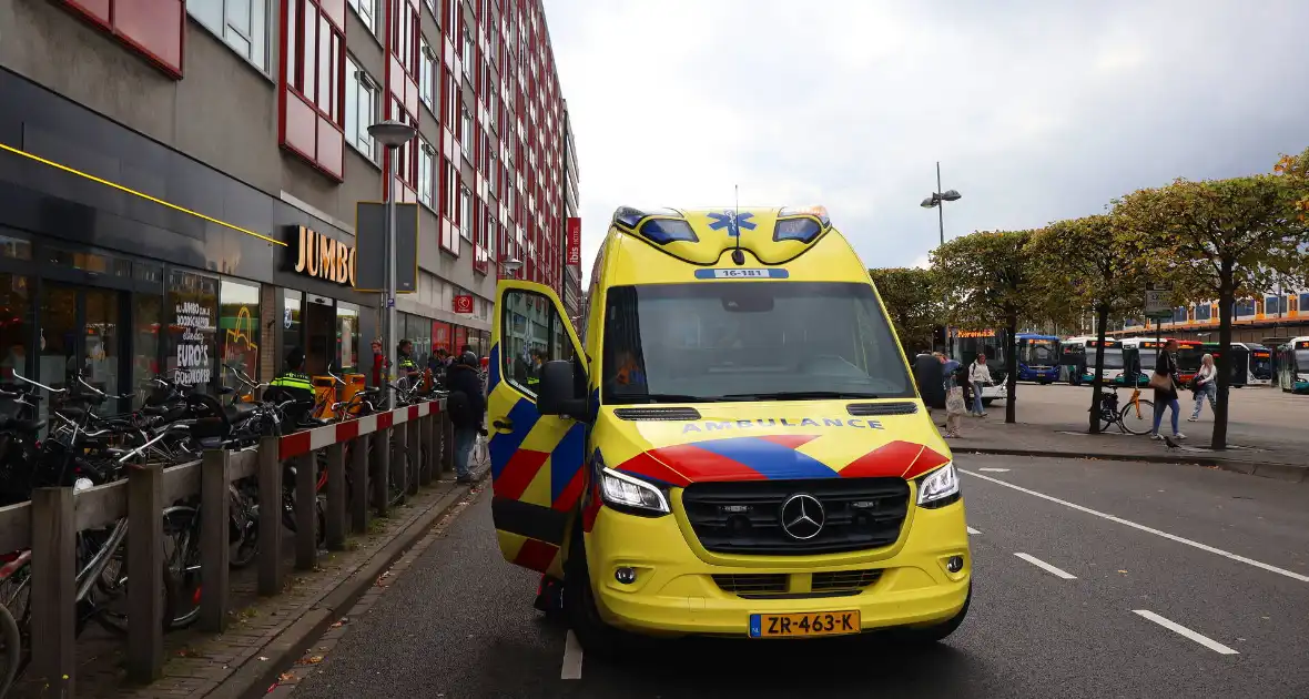 Voetganger gewond bij aanrijding met scooter - Foto 2