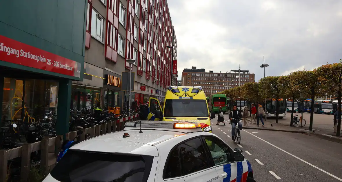 Voetganger gewond bij aanrijding met scooter - Foto 3