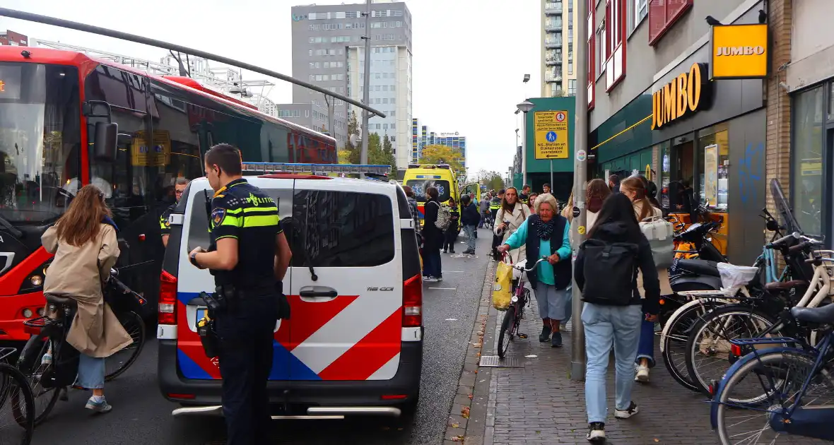 Voetganger gewond bij aanrijding met scooter - Foto 5