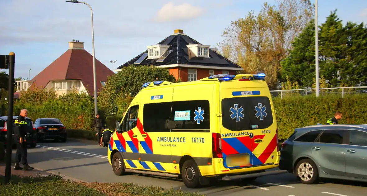 Kind op fiets geschept door automobilist - Foto 1