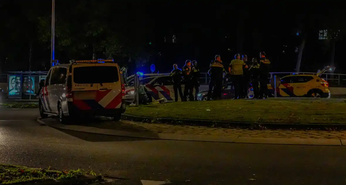 Persoon met nerfpistolen in elkaar geslagen, groep jongens slaan op de vlucht - Foto 10