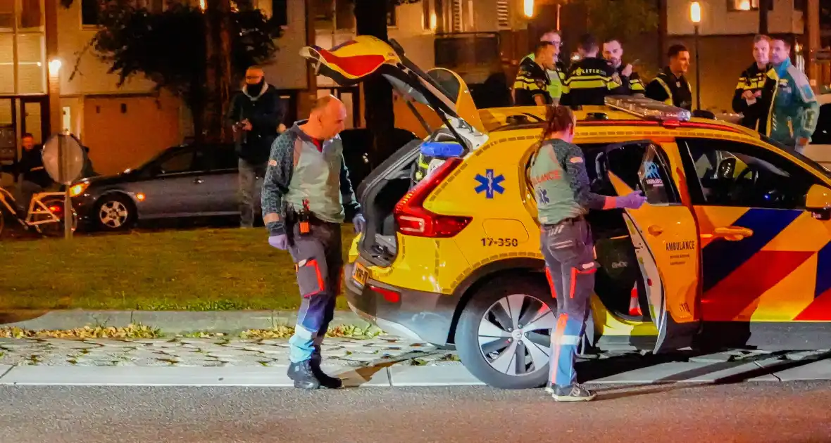 Persoon met nerfpistolen in elkaar geslagen, groep jongens slaan op de vlucht - Foto 5