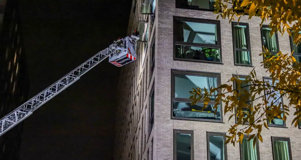 Brand in woning bij appartementencomplex - Foto 1