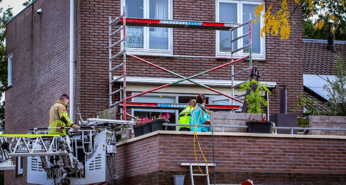 Persoon valt van steiger, traumateam ingezet