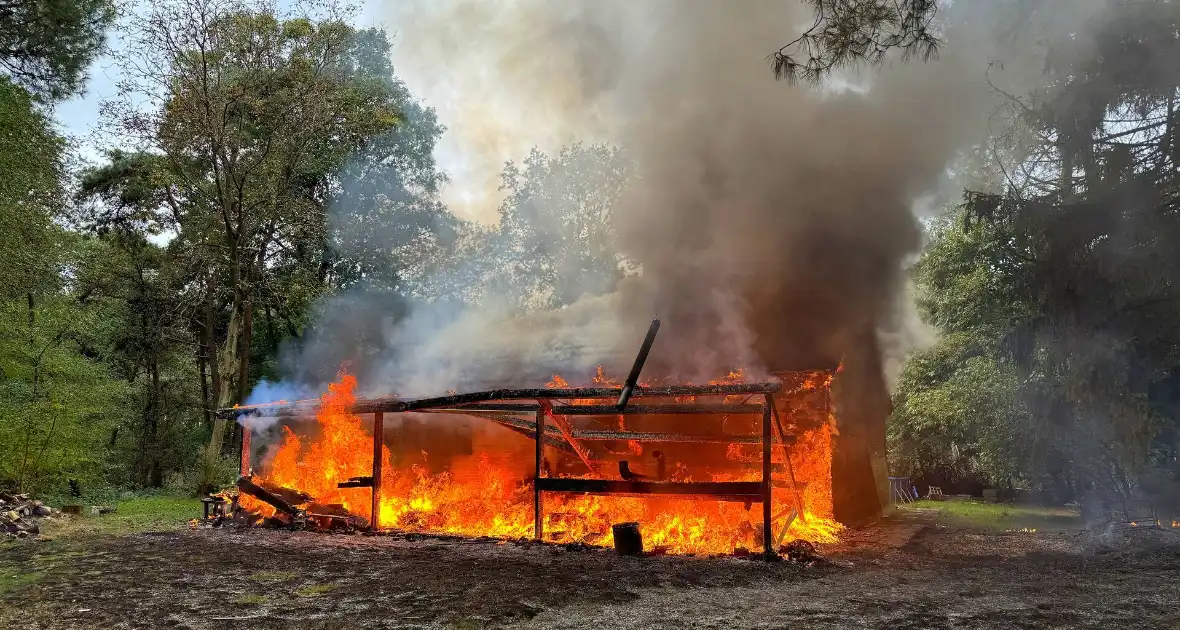 Uitslaande middelbrand in woning - Foto 2