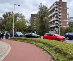 Bestelbus betrokken bij kop-staartbotsing met drie voertuigen