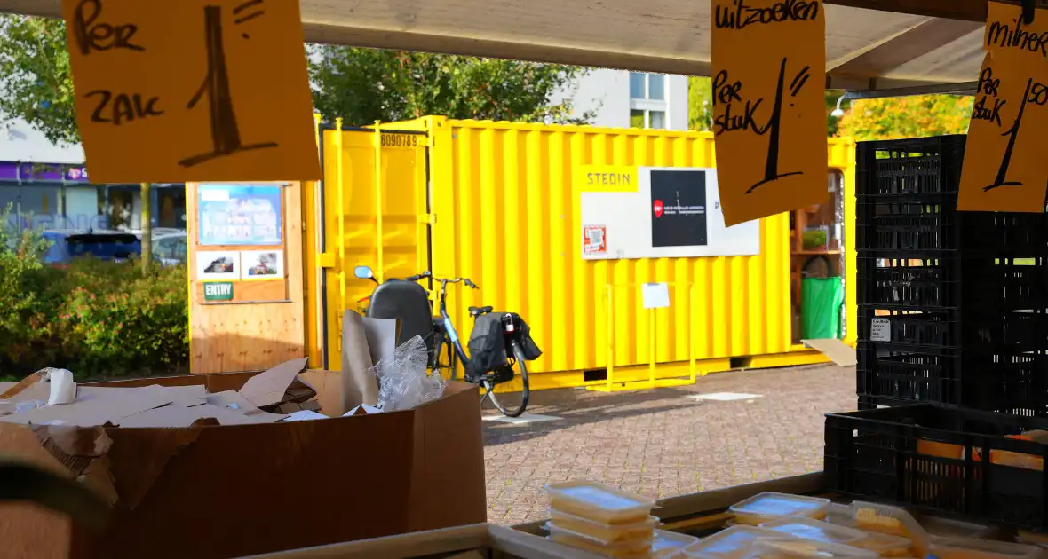 Kijkje in hennepkwekerij op de weekmarkt - Foto 1