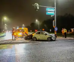 Gewonde en flinke schade bij aanrijding