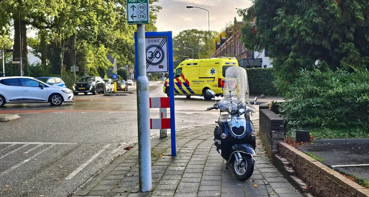 Scooterrijder gewond naar ziekenhuis