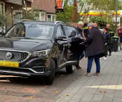 Brommerrijder en automobilist met elkaar in botsing