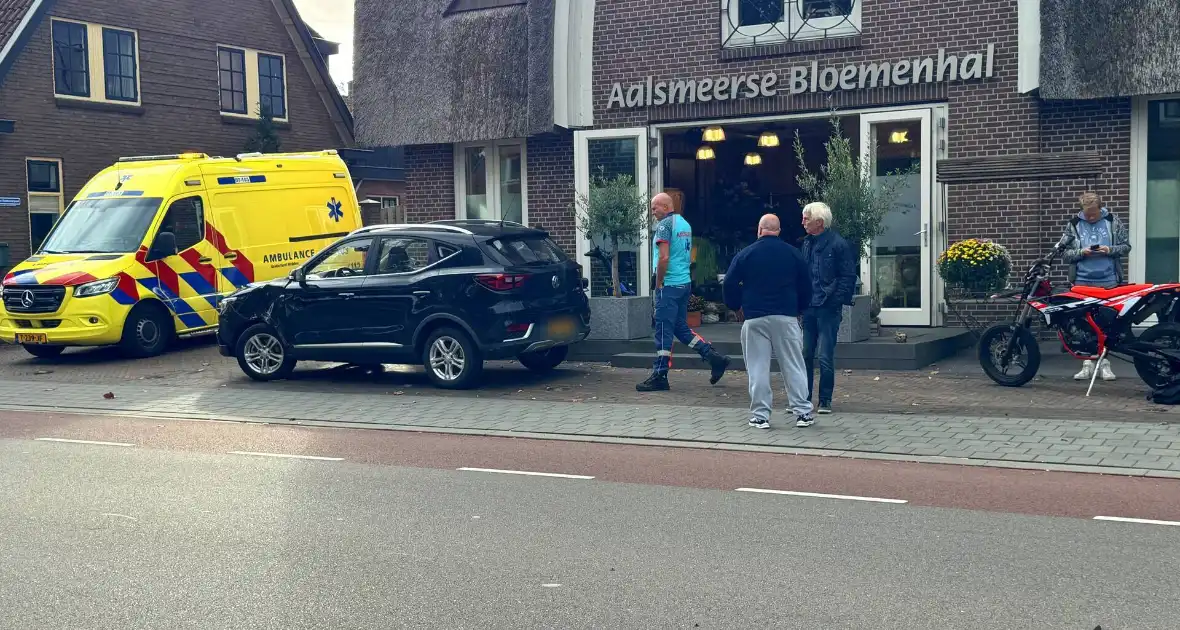 Brommerrijder en automobilist met elkaar in botsing - Foto 2