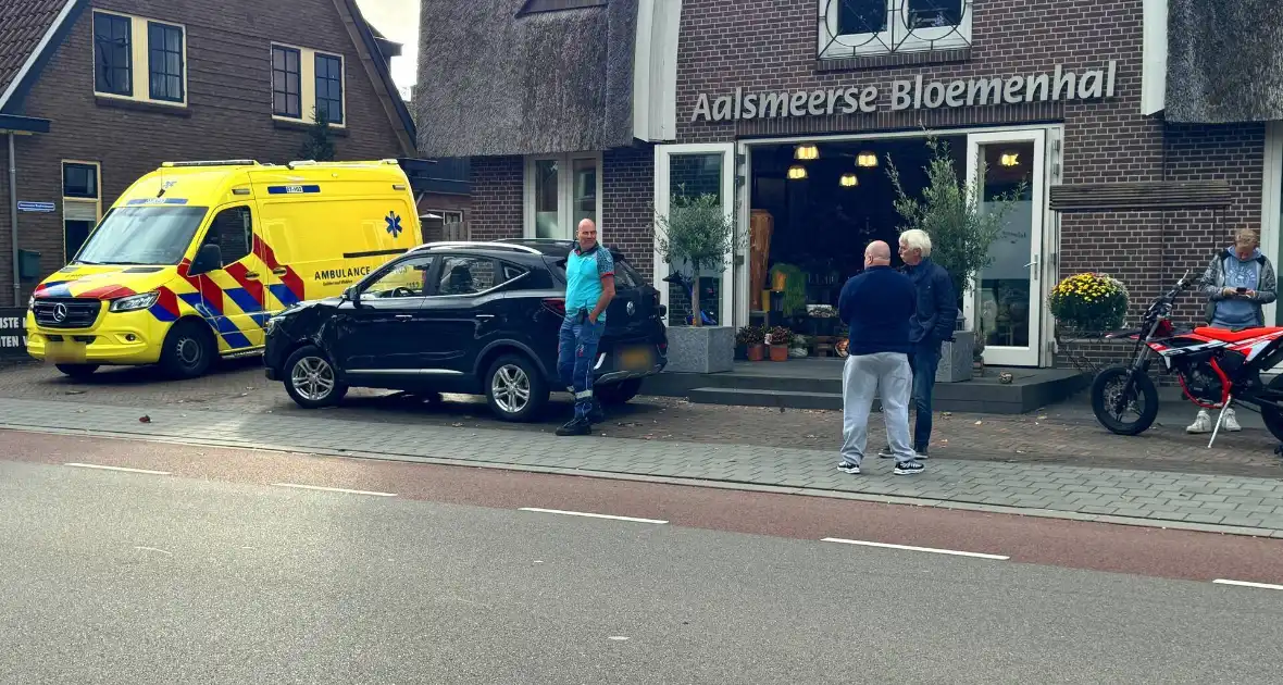 Brommerrijder en automobilist met elkaar in botsing - Foto 3