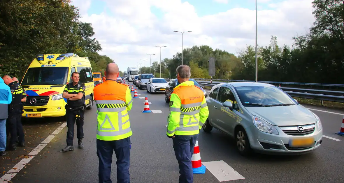 Flinke schade en vertraging na kop-staartaanrijding - Foto 3