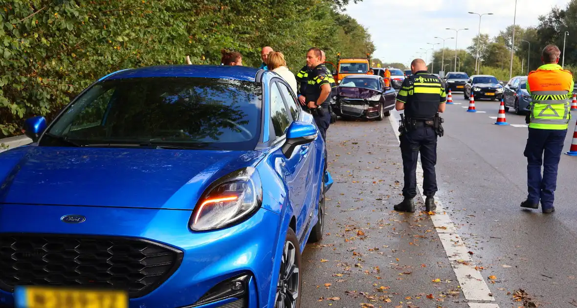 Flinke schade en vertraging na kop-staartaanrijding - Foto 8