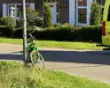 Automobilist botst op afslaande fietser