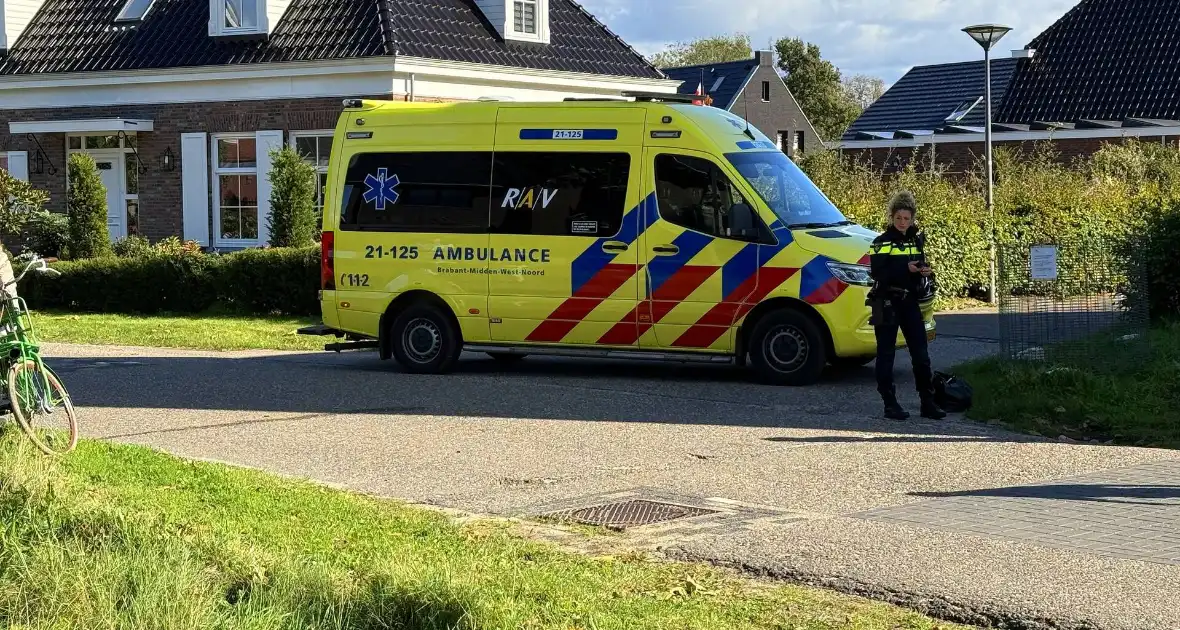 Automobilist botst op afslaande fietser - Foto 2