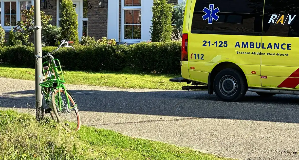 Automobilist botst op afslaande fietser - Foto 7