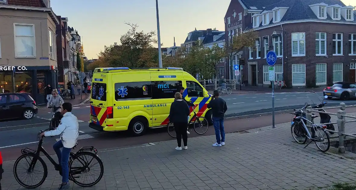 Scooterrijder gewond bij aanrijding met fietser - Foto 3