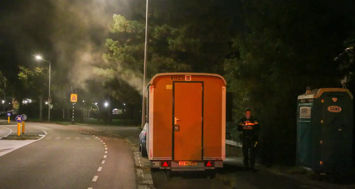 Vuurwerk zorgt voor rookontwikkeling in bouwkeet - Foto 7