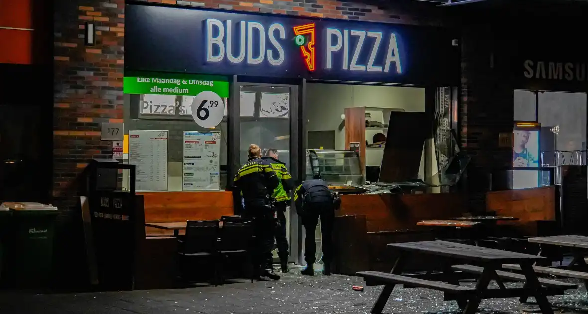 Explosie bij pizzarestaurant - Foto 2