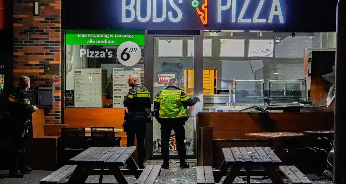 Verdachte aangehouden na explosie bij pizzarestaurant - Foto 3