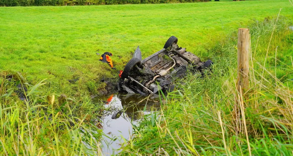 Bestuurder komt zonder kleerscheuren van crash af - Foto 8