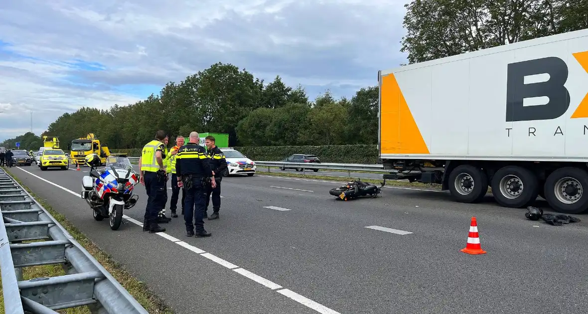 Traumahelikopter landt op provinciale weg wegens ongeval