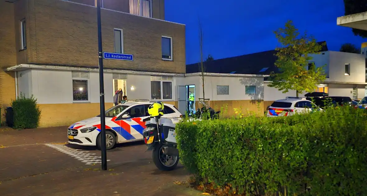 Politie bemiddeld conflict in woning - Foto 3