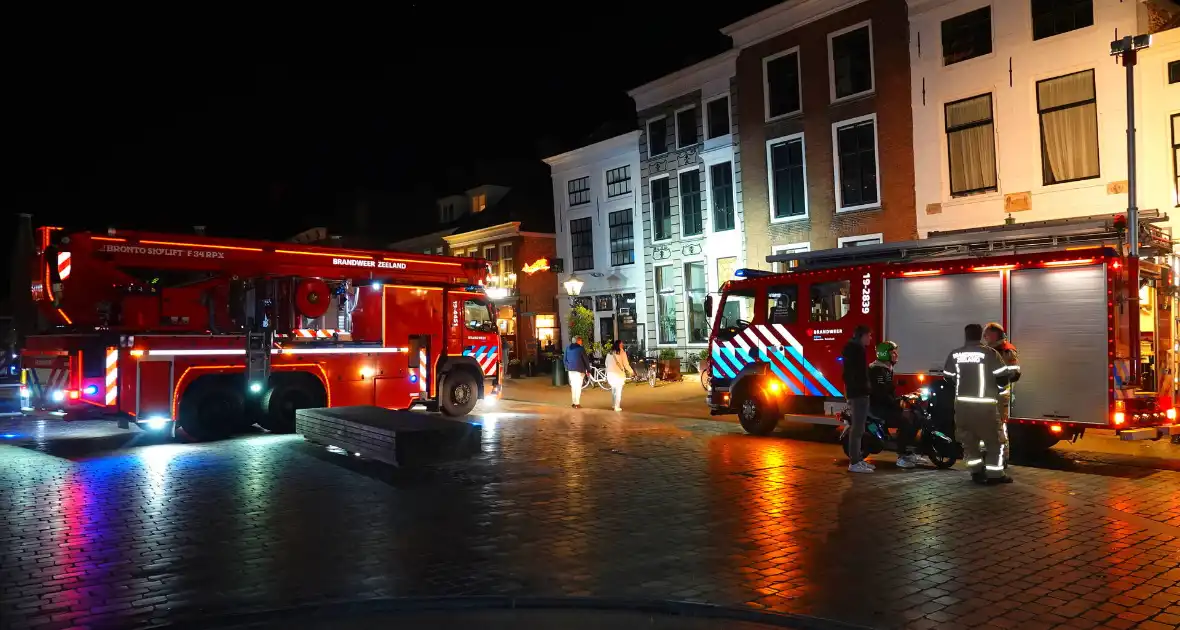 Brand in winkelpand snel onder controle