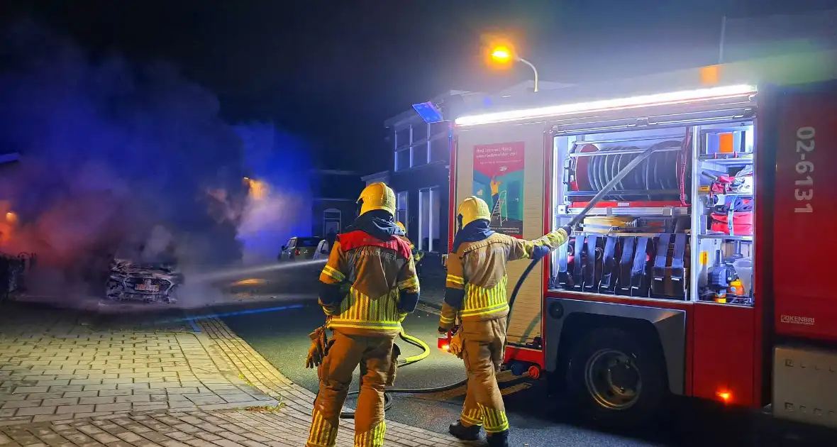 Opnieuw brand in geparkeerde auto - Foto 5