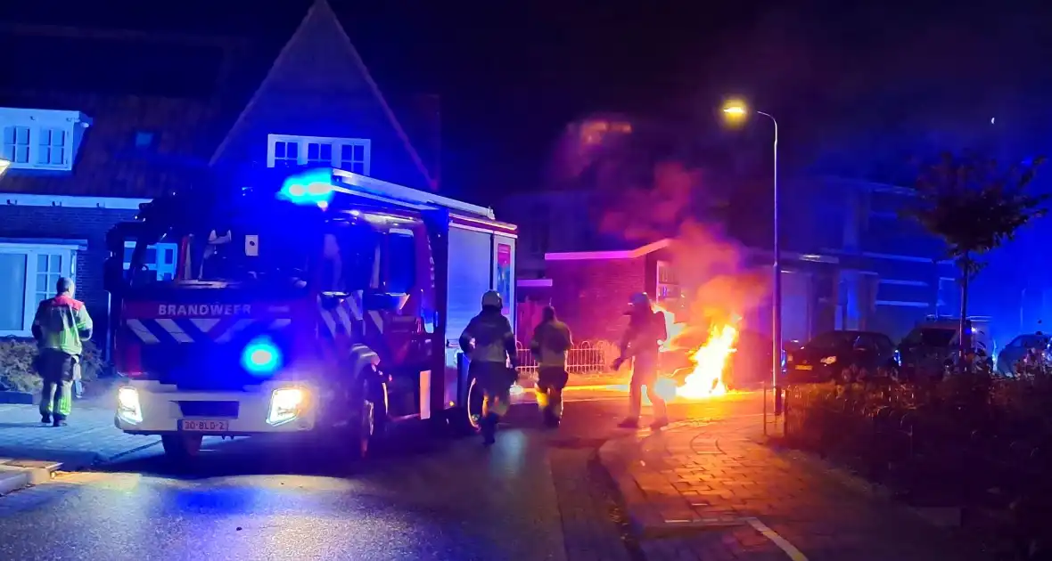 Opnieuw brand in geparkeerde auto - Foto 6