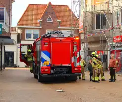 Steigerdeel losgeraakt door harde wind