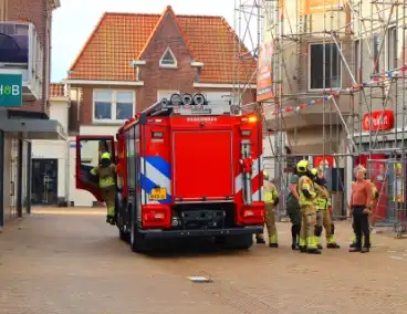 Steigerdeel losgeraakt door harde wind