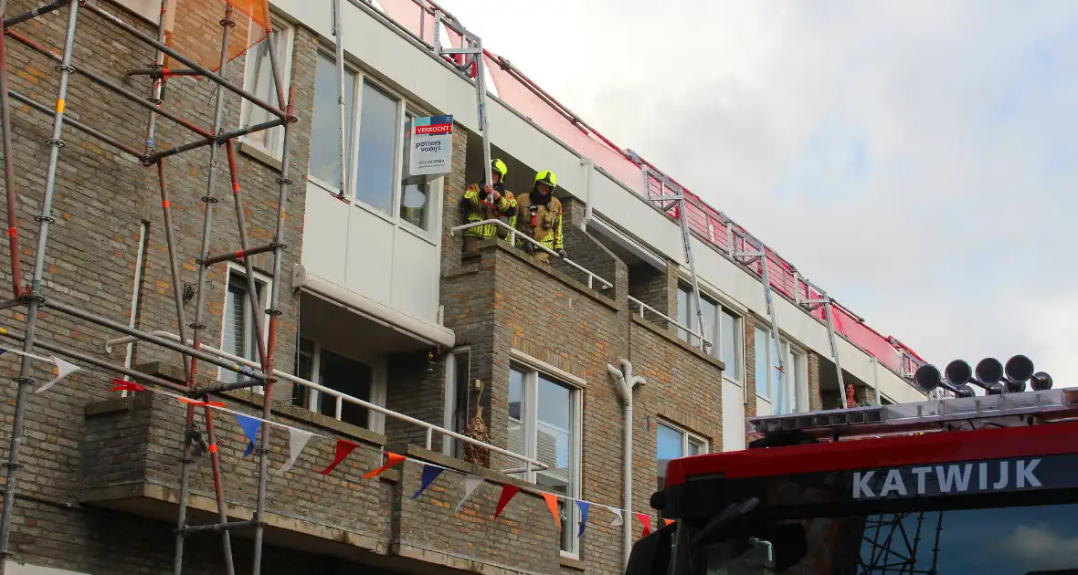 Steigerdeel losgeraakt door harde wind - Foto 4