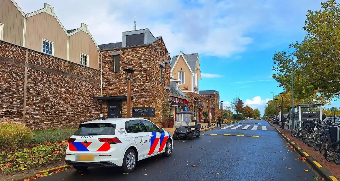 Politie onderzoekt overval op juwelierswinkel - Foto 1