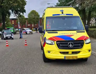 Automobilist rijdt door na aanrijding met brommobiel