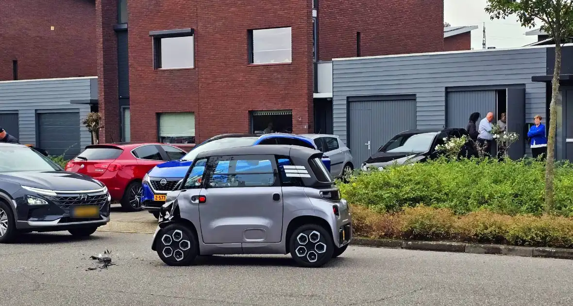 Automobilist rijdt door na aanrijding met brommobiel - Foto 2