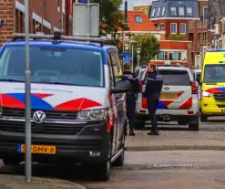 Hulpdiensten druk met persoon met onbegrepen gedrag