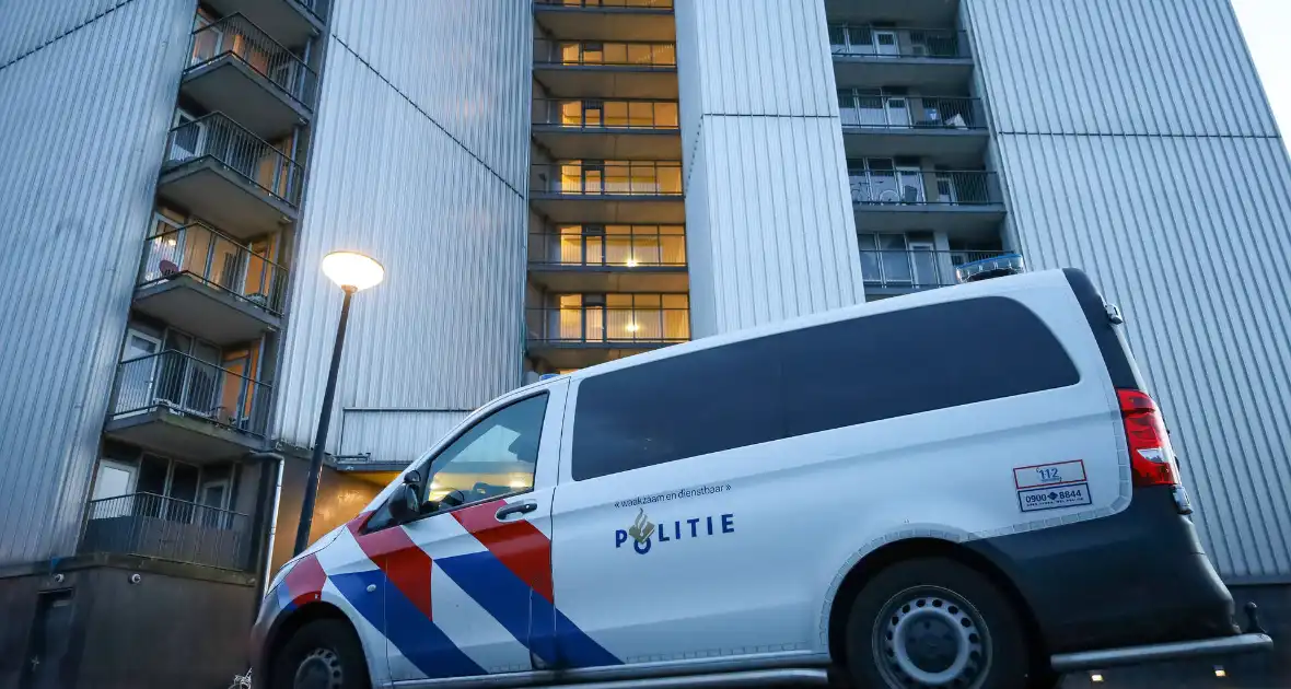 Politie doet onderzoek naar overval op een woning - Foto 2