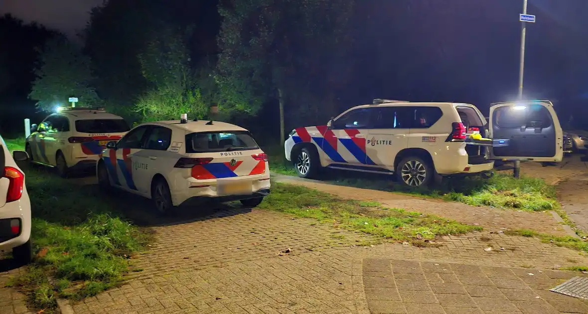 Massale politie-inzet in bosperceel - Foto 3