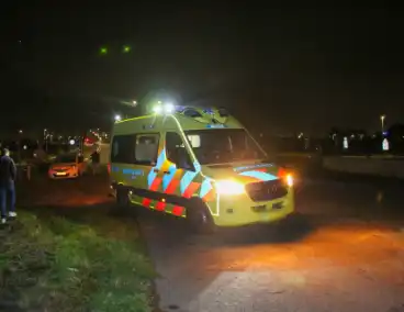 Brommerrijder rijdt sloot in