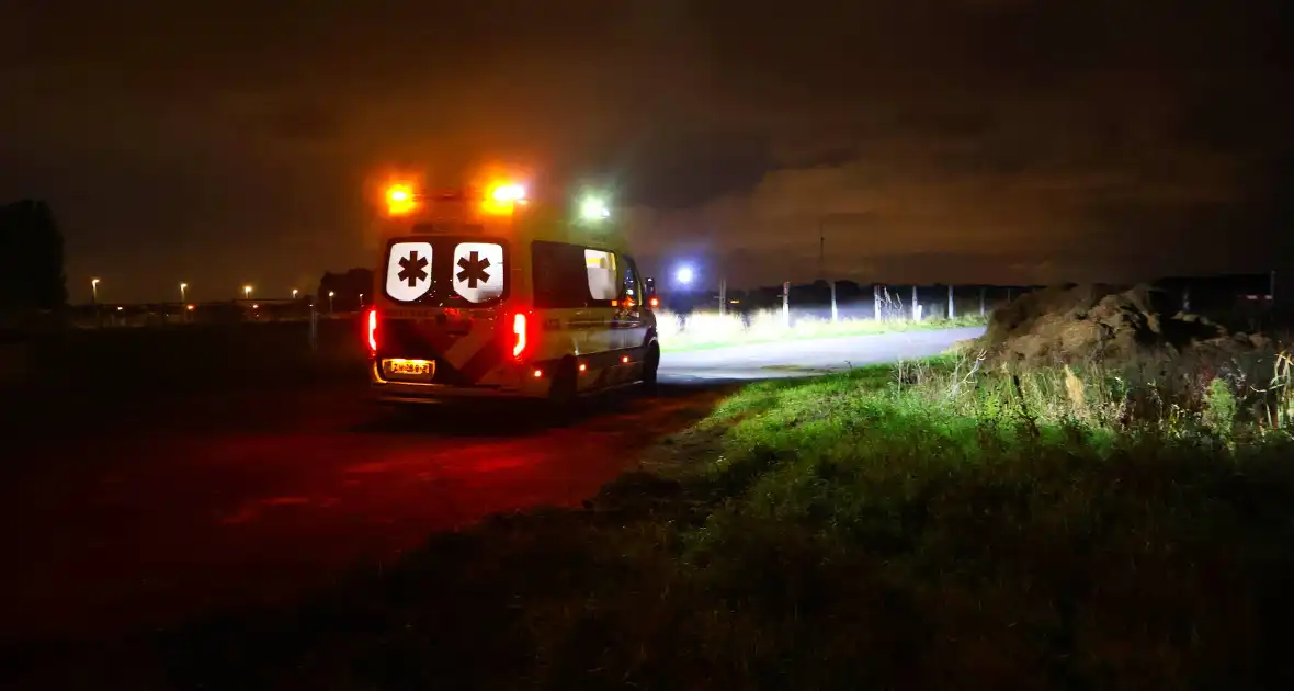 Brommerrijder rijdt sloot in - Foto 8