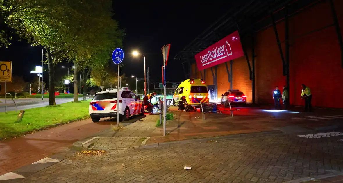 Bestuurder scooter verliest controle na politieachtervolging