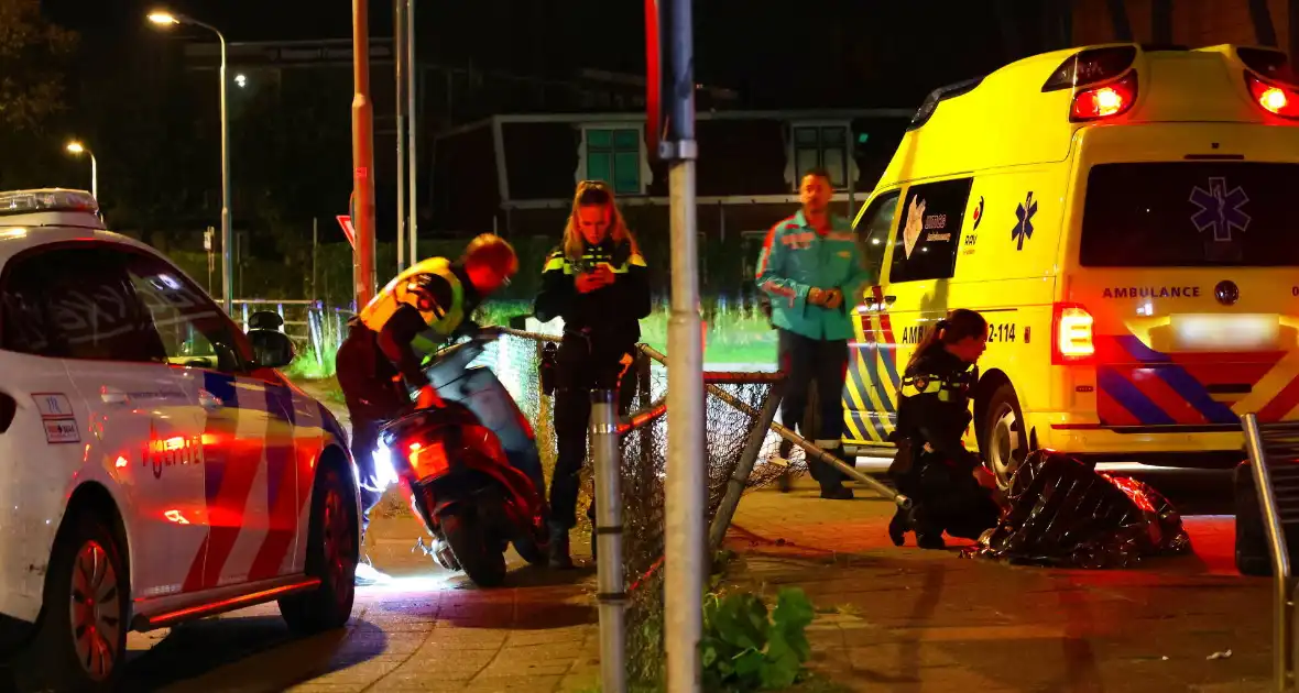 Bestuurder scooter verliest controle na politieachtervolging - Foto 1