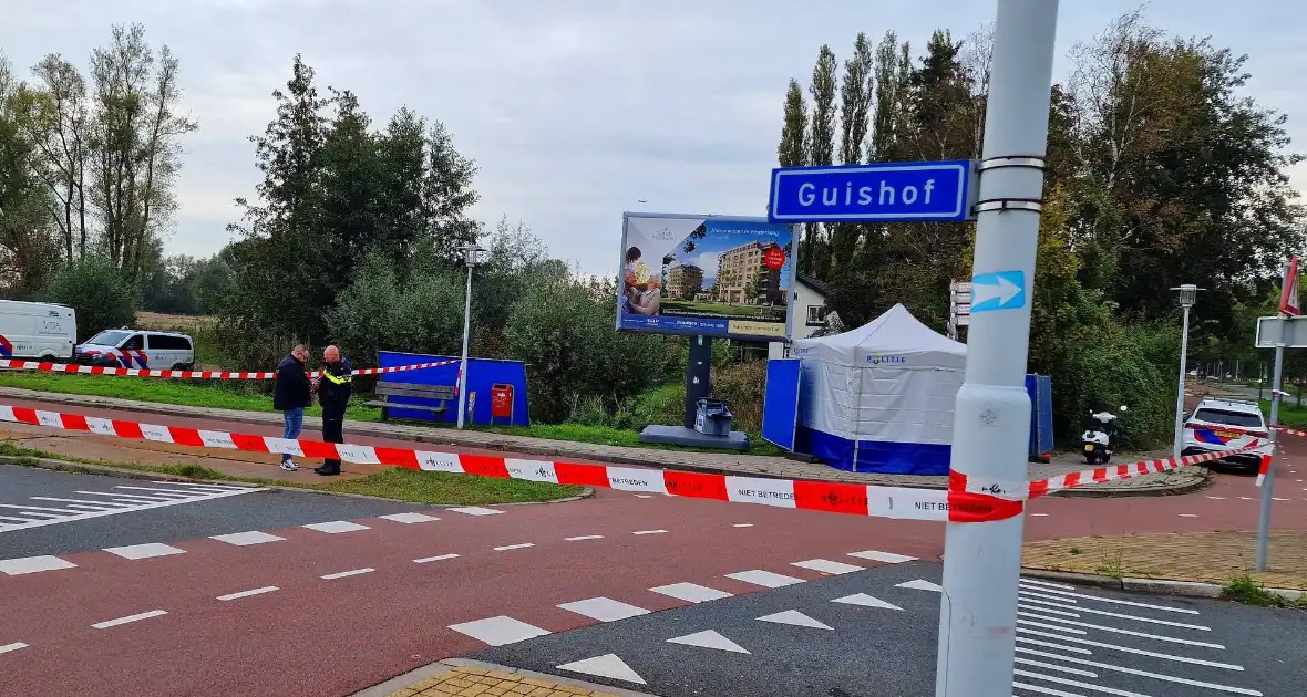 Overledene aangetroffen in sloot bij politiebureau - Foto 6