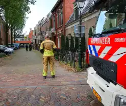 Bewoners roken gas, brandweer doet onderzoek