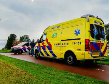 Kind op elektrische step geschept door auto