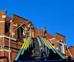 Woning uitgebrand ondanks grote inzet brandweerlieden